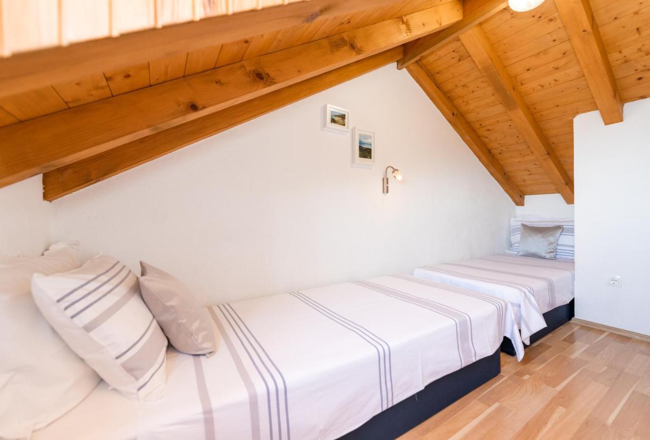 Marina Holiday Home Постира Экстерьер фото