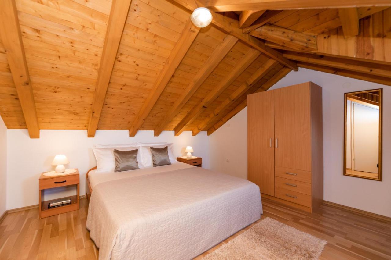 Marina Holiday Home Постира Экстерьер фото