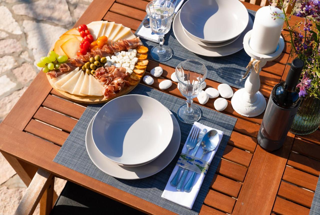 Marina Holiday Home Постира Экстерьер фото